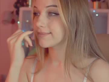 latina cam girl mia_milagros image #952368