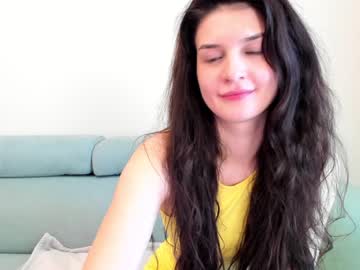 latina cam girl elaanna image #3197085