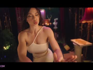 latina cam girl lucieoude_ image #1382840
