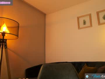 latina cam girl lindabluee image #780845