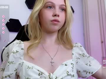 latina cam girl small_blondee image #2930731