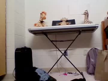 latina cam girl blonde_katie image #3946860