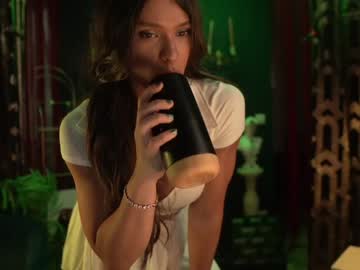 latina cam girl lucieoude_ image #1503166