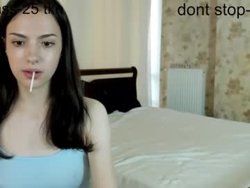 latina cam girl vexxix_ image #3027528