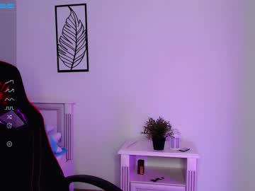 latina cam girl small_blondee image #2499222
