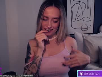 latina cam girl _yvie_ image #3929394