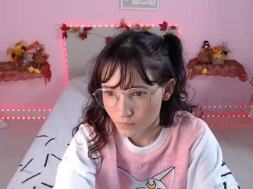 latina cam girl little_effy18 image #271744