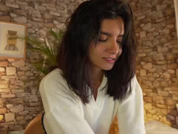latina cam girl urcutelinda image #4244350