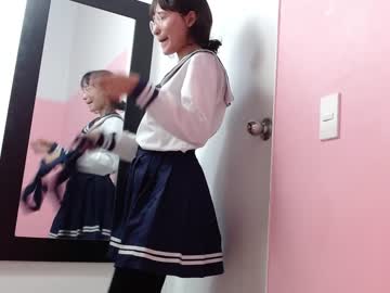 latina cam girl little_effy18 image #1191112