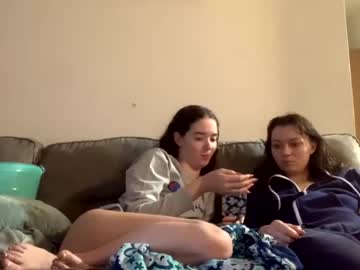 latina cam girl kylieexoxoxo2432 image #4056661