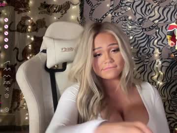 latina cam girl ari_02 image #3747939
