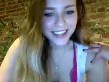 latina cam girl roxannebellababy image #976392