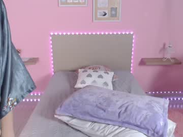 latina cam girl little_effy18 image #420121