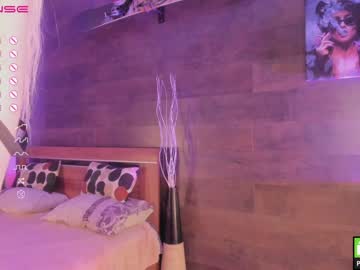 latina cam girl yolandabertha image #2471103
