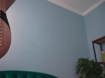 niaoliniost latina cam