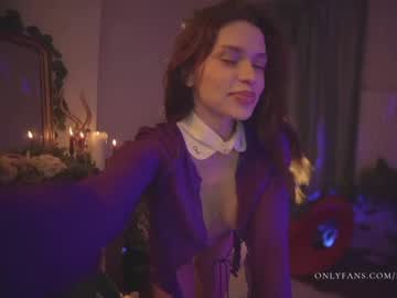latina cam girl lucieoude_ image #2129576