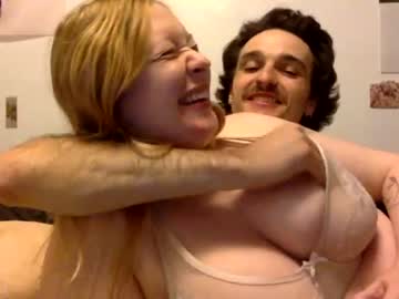 latina cam couple wishingyouasafereturn image #1364896
