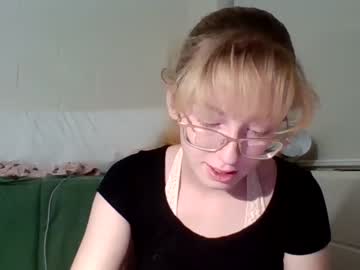 latina cam girl blonde_katie image #3865812