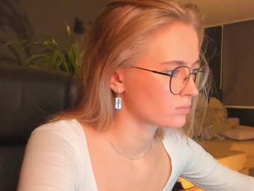 latina cam girl linellali image #1983876