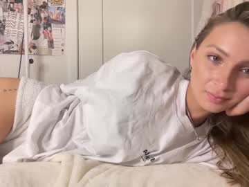 latina cam girl bellabyers image #3243706