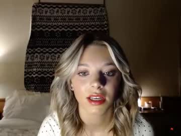 latina cam girl lily_marieee image #2502141