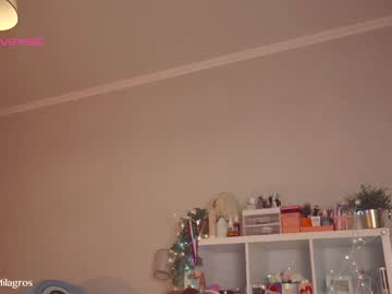 latina cam girl mia_milagros image #3760350