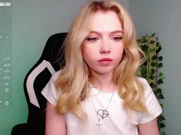 latina cam girl small_blondee image #2555898
