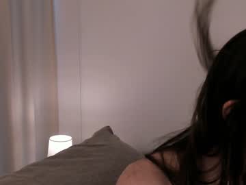 latina cam girl peek_in_my_window image #4334123