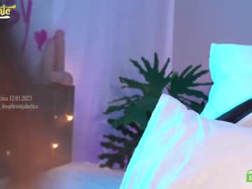 latina cam girl _deepthroatgalactica image #2323034