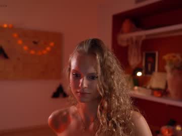 latina cam girl chillwithkira image #1970435