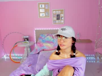 latina cam girl little_effy18 image #1698894