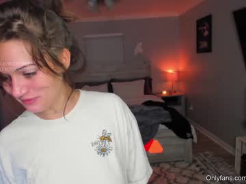 latina cam girl kayribbons image #537102
