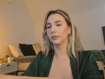 latina cam girl allayah image #4226315