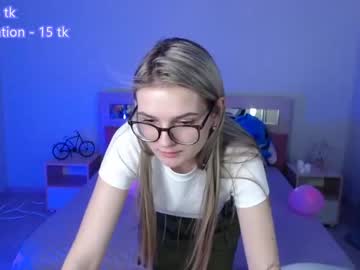 latina cam girl amelialuck image #2484186