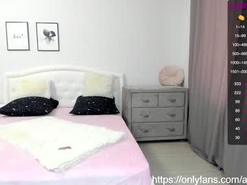 latina cam girl adelina_di image #265055