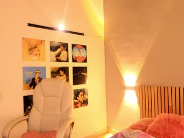 latina cam girl little_effy18 image #3324760