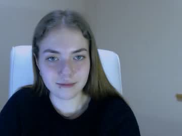 latina cam girl zoey_deuttch image #2445413