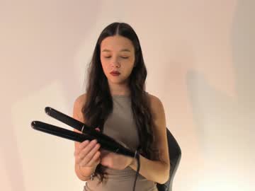 latina cam girl emilybatee image #2755657