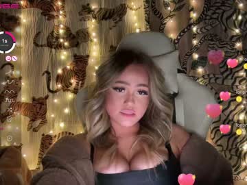 latina cam girl ari_02 image #3349937