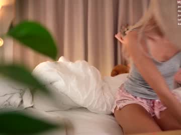 latina cam girl peach_me image #128327