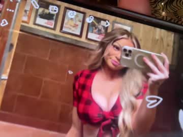 latina cam girl ari_02 image #3450533