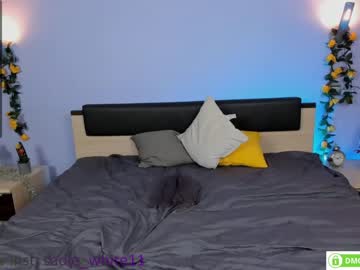 latina cam girl foxhilary image #1662350