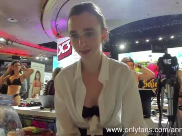 latina cam girl annabisoux image #2329380