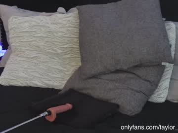 latina cam girl taylor_love_303 image #964470