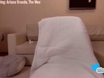 latina cam girl hollyextra image #510842