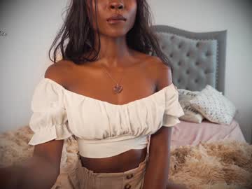 latina cam girl tayraparadise image #1037316