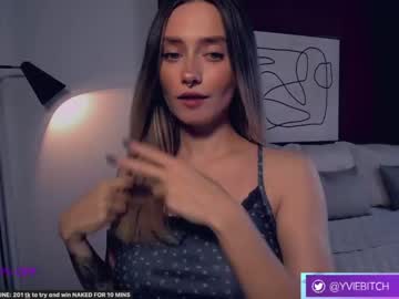 latina cam girl _yvie_ image #4361916