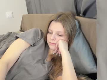 latina cam girl alainaestrada image #3666031