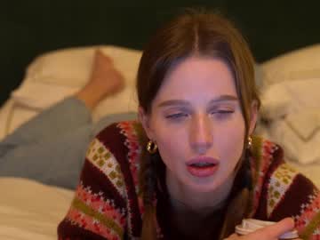 latina cam girl ellaa91 image #490431