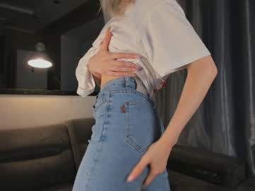 latina cam girl mesoroydarlin image #2019184